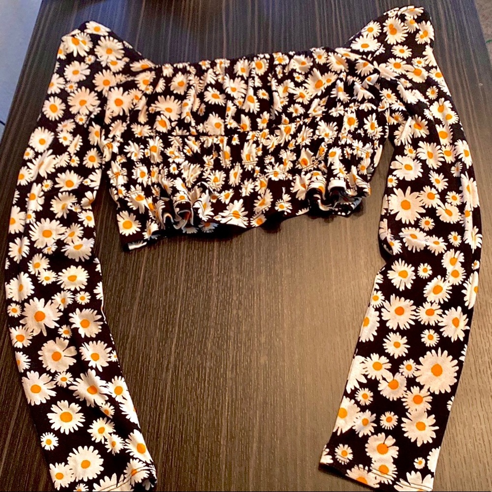 Forever 21 Off the shoulders floral crop top